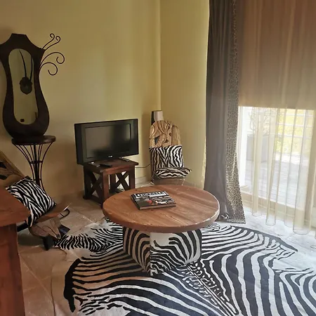 La Grange-piscine-spa Villa *